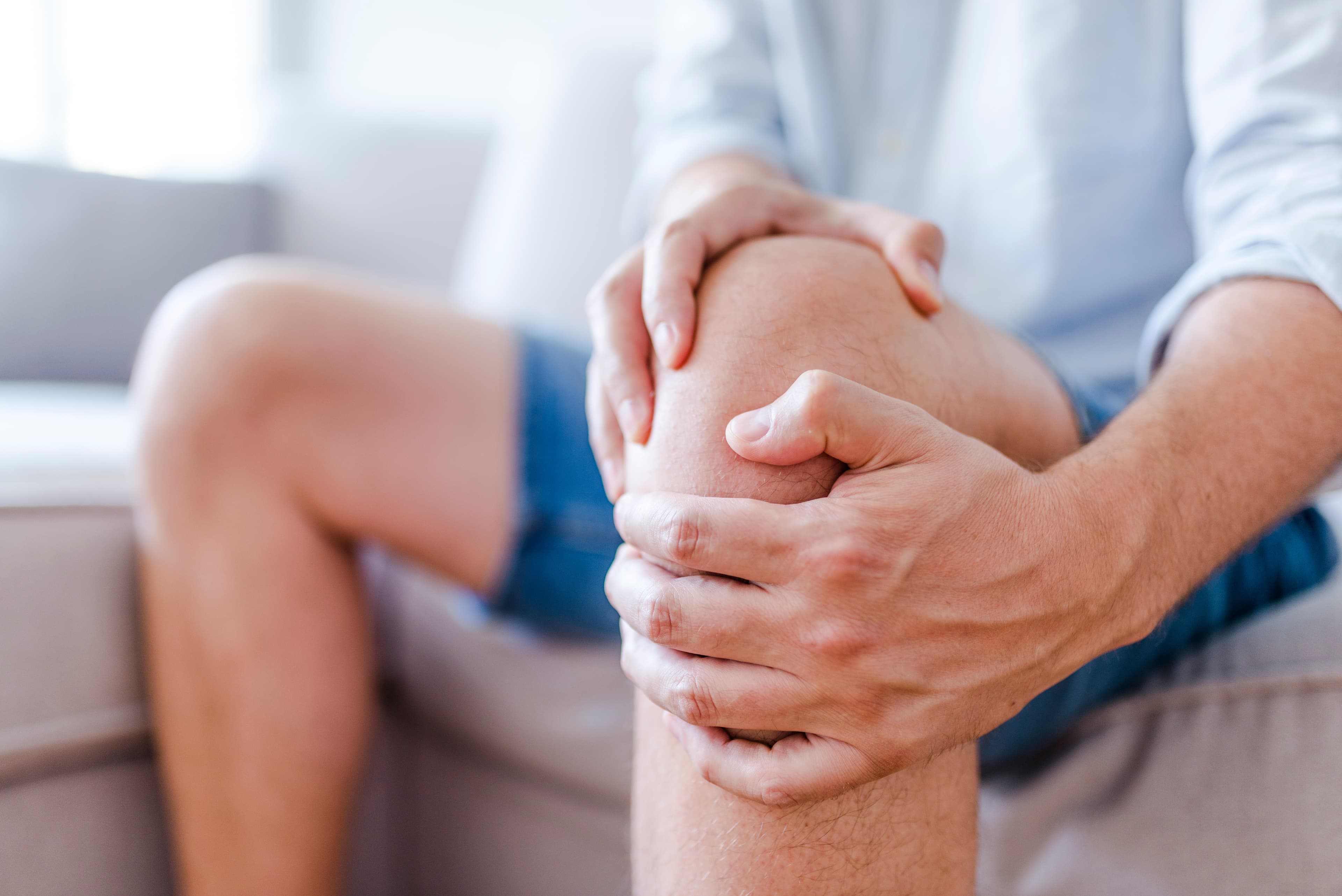 Arthrose oder normale Abnutzung – wann sollte man zum Orthopäden gehen?